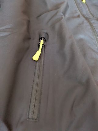 Chaqueta Helly Hansen Negra y Neón