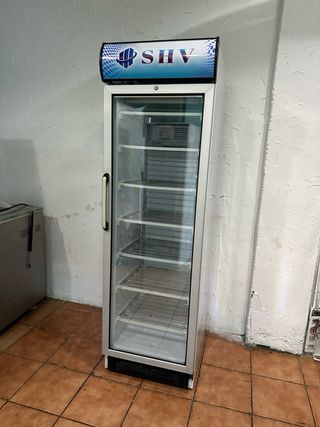 congelador expositor vertical SHV 1 puerta