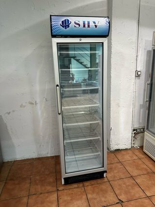 congelador expositor vertical SHV 1 puerta