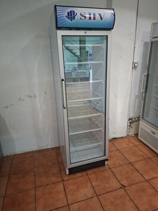Congelador vertical SHV de una puerta
