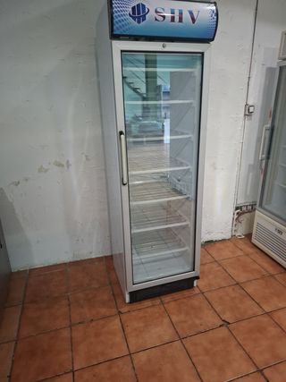 Congelador vertical SHV de una puerta
