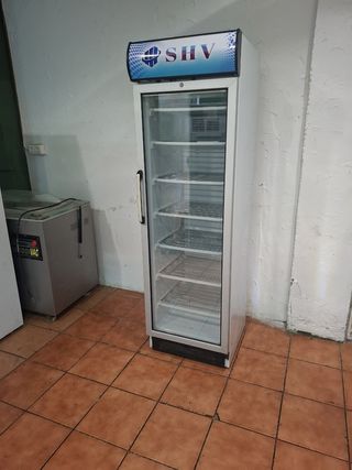 Congelador vertical SHV de una puerta
