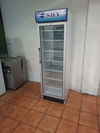 Congelador vertical SHV de una puerta
