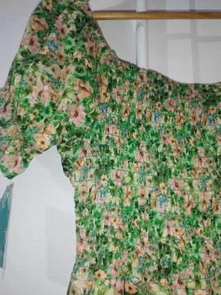 Vestido floral verde y rosa