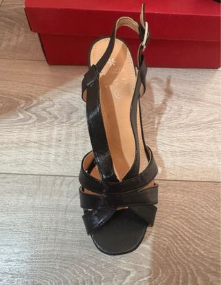 Zapatos de tacón negros con plataforma