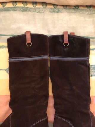 TOMMY HILFIGER - Botas planas ante marrón 38