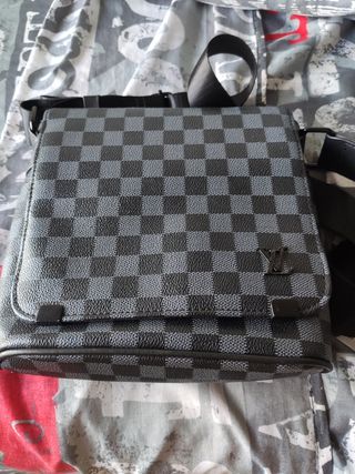 Bandolera Louis Vuitton negra