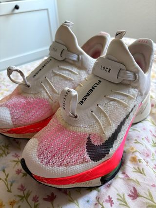 Nike Air Zoom Tempo Next% FlyEase Blanco Rosa