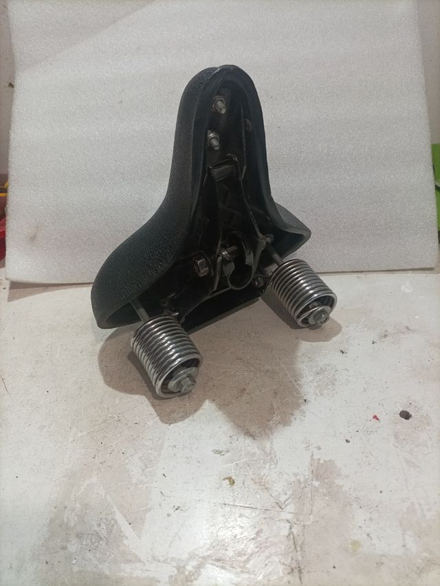 Sillín de bicicleta con muelles