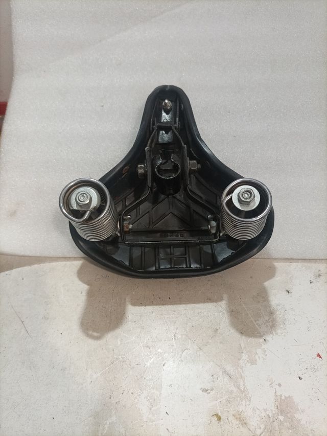 Sillín de bicicleta con muelles