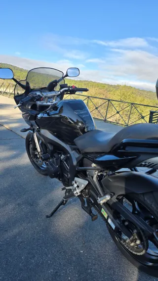 Yamaha FZ6 Fazer 600s2