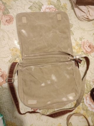 Bolsos diferentes tipos a 3 € la unidad 