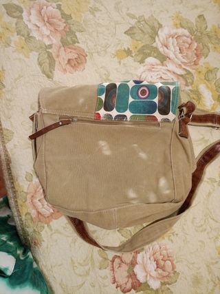 Bolsos diferentes tipos a 3 € la unidad 