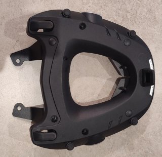 Maleta Givi TRK52B Negra + anclaje SR5109