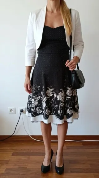 Vestido de fiesta negro con lunares