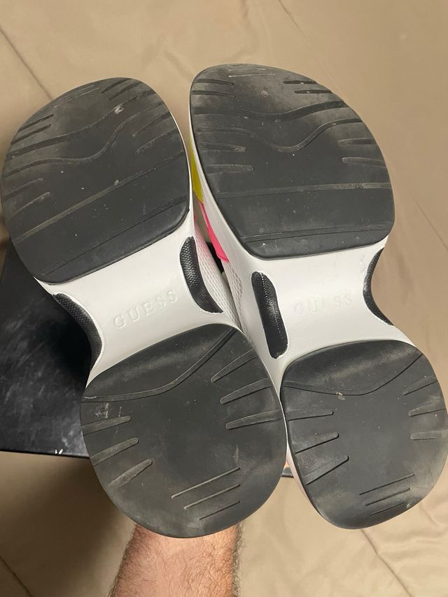 Zapatillas Guess Mujer Talla 37 - PVP 125€