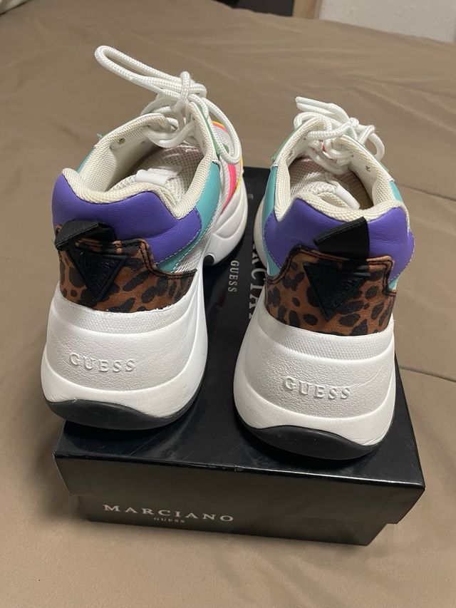 Zapatillas Guess Mujer Talla 37 - PVP 125€