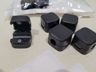 Set de 5 Clips Magnéticos para Cables (Negro).