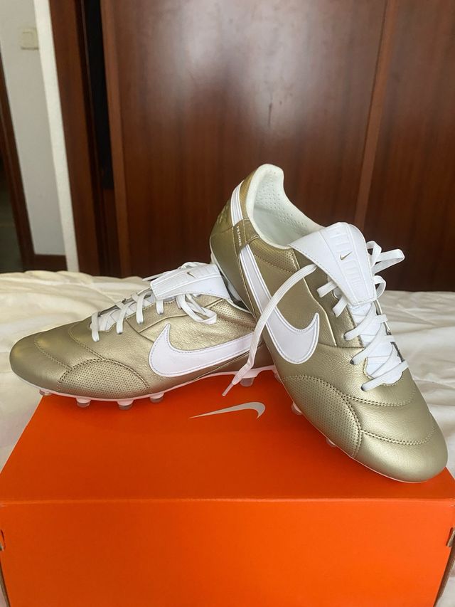 Botas de fútbol Nike Tiempo Premier FG Doradas
