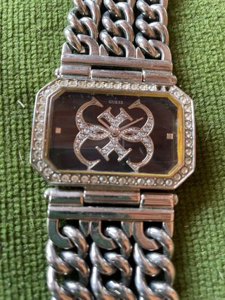 Reloj Guess Plateado y Negro