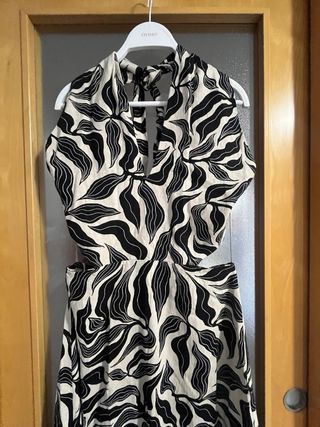 Vestido Zara Cut Out Estampado