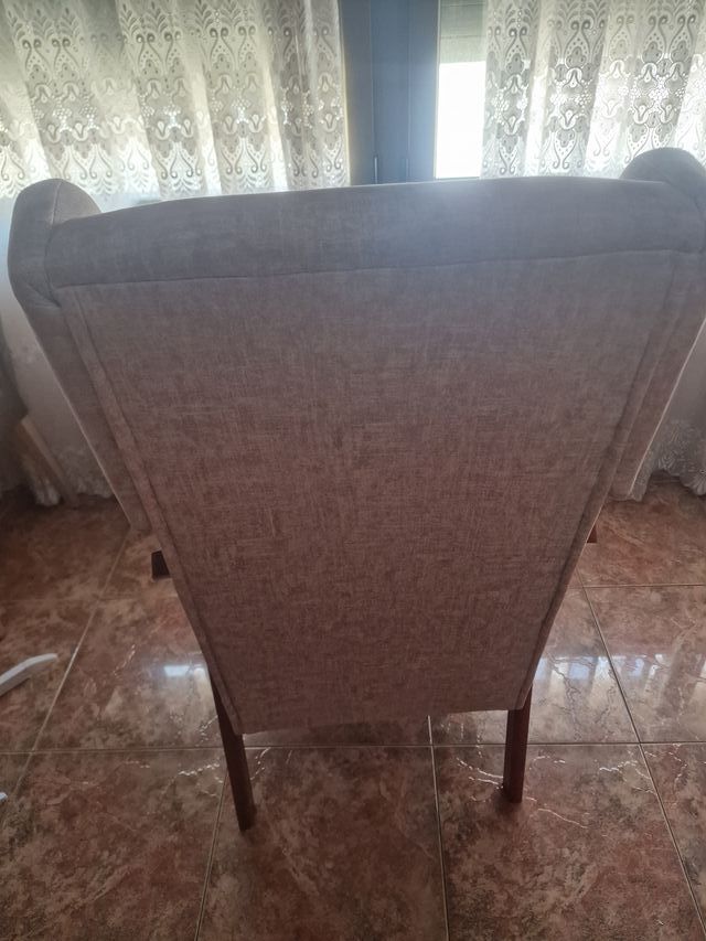 Sillón Orejero Beige y Marrón