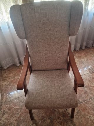 Sillón Orejero Beige y Marrón