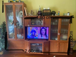 Mueble de salón madera y cristal