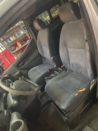 Nissan NV200 2010