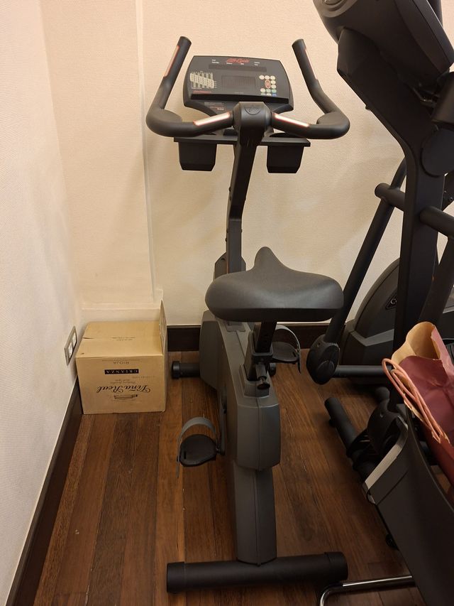 Bicicleta estática Life Fitness