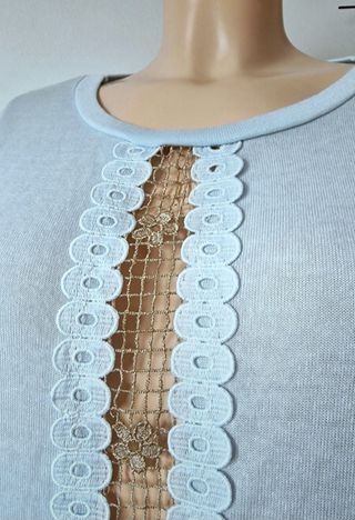 Blusa manga larga con encaje