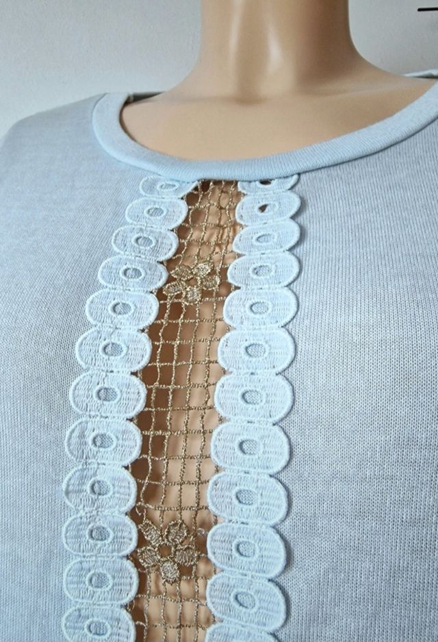 Blusa manga larga con encaje