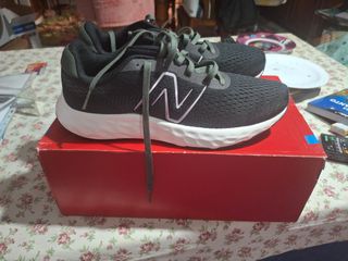 Zapatillas New Balance Negras y Verdes