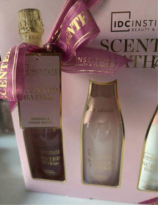 Set Bagno IDC INSTITUTE 4 Bottiglie Champagne Rosa