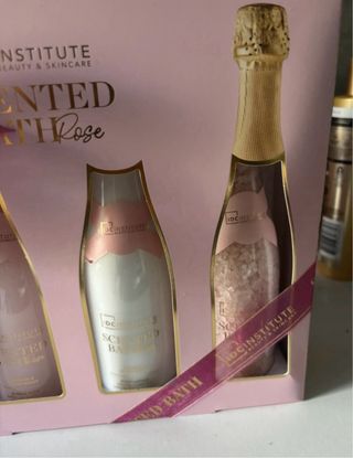 Set Bagno IDC INSTITUTE 4 Bottiglie Champagne Rosa