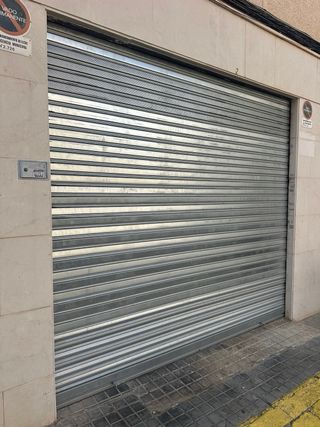 Puerta enrollable con motor nuevo