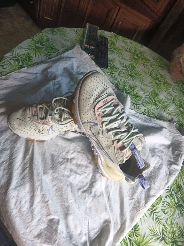 Zapatillas Nike Beige y Rosa