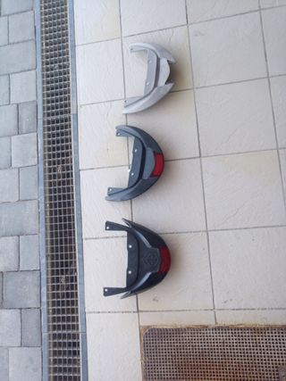 Luces traseras y agarradores Piaggio Zip