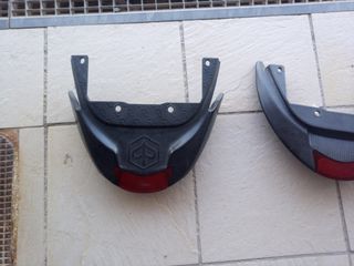 Luces traseras y agarradores Piaggio Zip