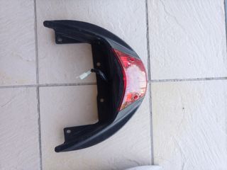 Luces traseras y agarradores Piaggio Zip