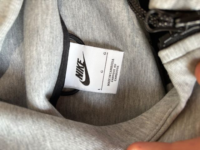 Chaqueta Nike Tech Gris