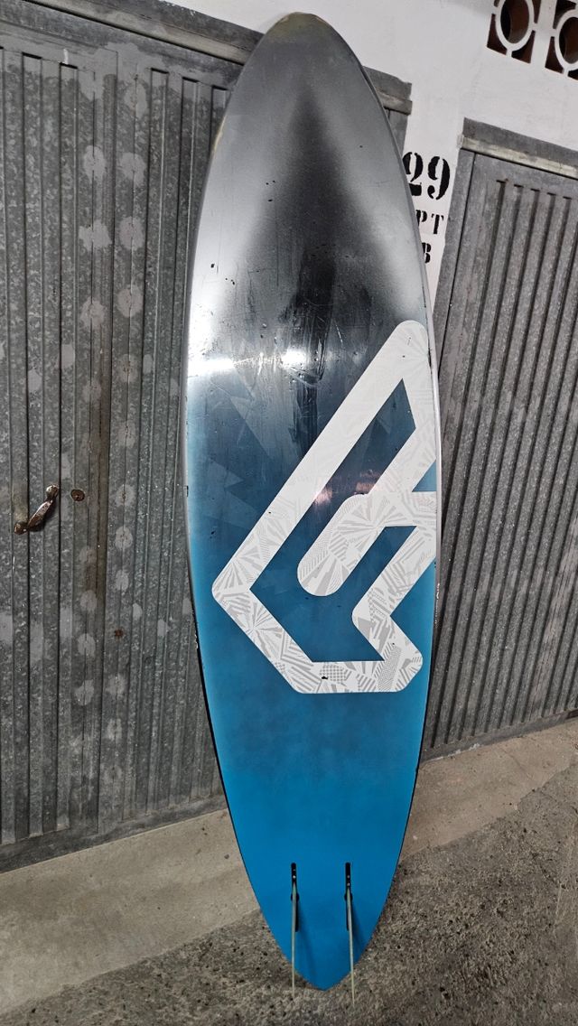 Tabla Windsurf Fanatic Twinser 86L Olas