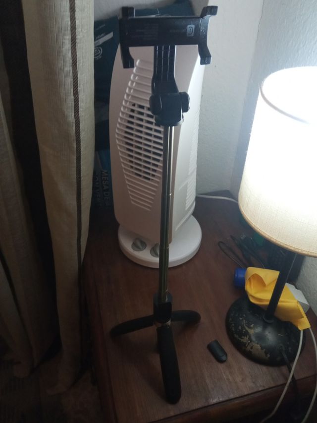 Trípode extensible con mando