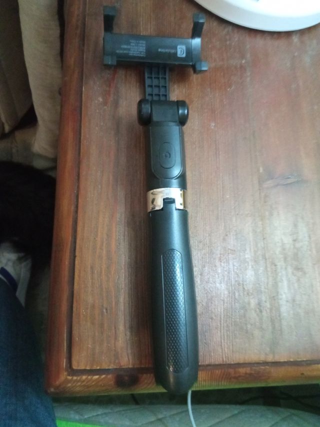 Trípode extensible con mando