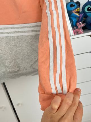 Sudadera Adidas Naranja con Rayas Blancas