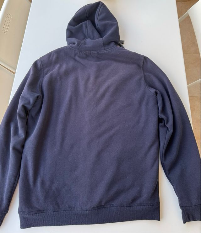 Sudadera capucha azul con interior de borreguillo