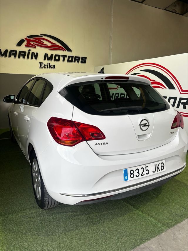 Opel Astra 2015