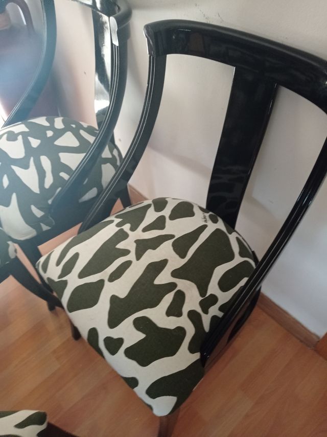 Negociables Sillas Isabelinas Negras con Asiento T