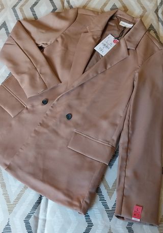 Blazer / Americana Beige Talla L Nueva Con Etiquet