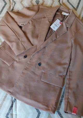Blazer / Americana Beige Talla L Nueva Con Etiquet